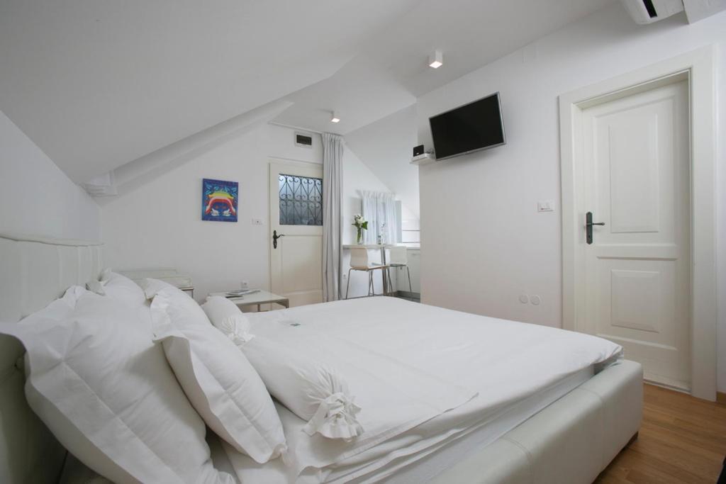 Divota Hotel 4*